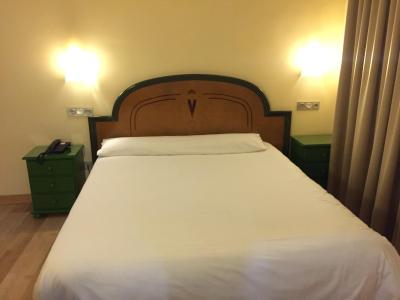 #spain @ Hotel
Hotel Madrid Río booking hotels online /Easy walk to underground. 5 stops from SOL (Madrid central). Shopping centre nearby, only 5 minutes walk. Rooms are clean and comfortable bed. Very good … #World